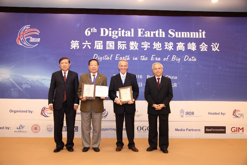 Digital Earth Science、Technology Contribution Award.jpg